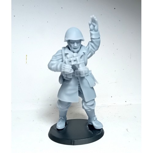 1/32 Greek Officer with Pair of Binoculars WWII